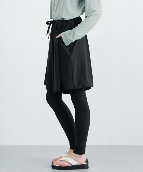slattgir(スラットジール)の「高身長 ラッシュガードパンツ(UVカット・接触冷感・吸汗速乾)(トールサイズ)Essenave(ラッシュガード・レディース・ブラック・TM/TL)」の13枚目の写真