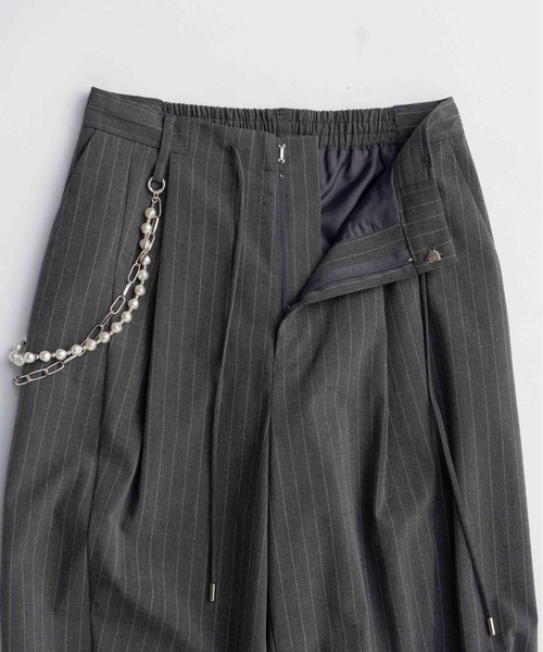 MAISON SPECIAL(メゾンスペシャル)の「With Chain Belt Draped Hem Slacks/チェーンベルト付きドレープヘムスラックス【MAISON SPECIAL/メゾンスペシャル】■セットアップ対応■(スラックス・レディース・グレー/ベージュ/ネイビー・36/38)」の8枚目の写真