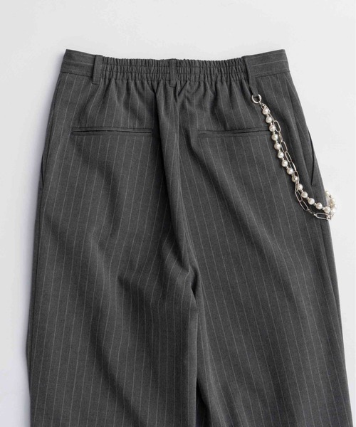 MAISON SPECIAL(メゾンスペシャル)の「With Chain Belt Draped Hem Slacks/チェーンベルト付きドレープヘムスラックス【MAISON SPECIAL/メゾンスペシャル】■セットアップ対応■(スラックス・レディース・グレー/ベージュ/ネイビー・36/38)」の11枚目の写真