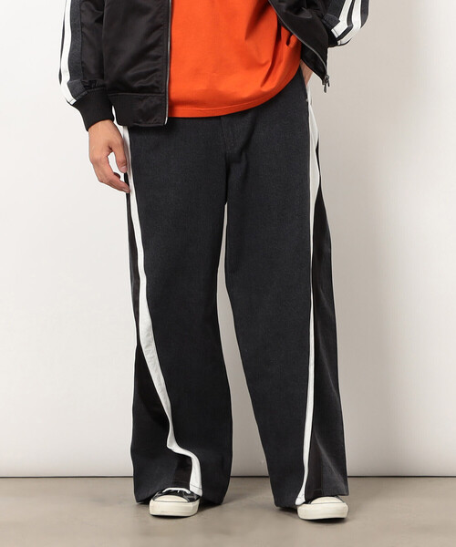 Purple&Yellow（パープルアンドイエロー）の「デニム×サテンラインワイドバギーパンツ（デニムパンツ・メンズ・インディゴブルー/ブラック・X-SMALL/SMALL/MEDIUM/LARGE）」の15枚目の写真