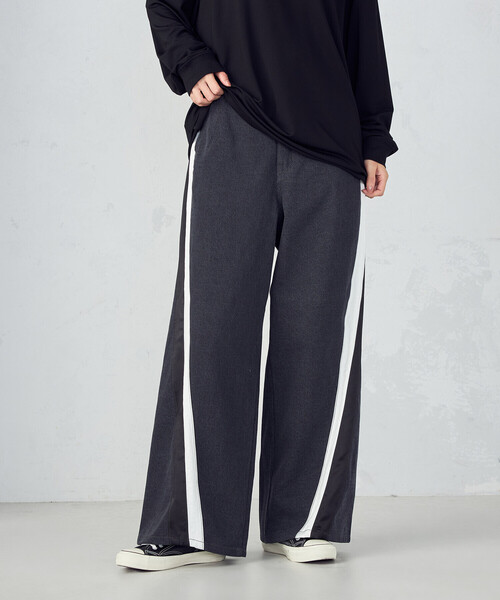 Purple&Yellow（パープルアンドイエロー）の「デニム×サテンラインワイドバギーパンツ（デニムパンツ・メンズ・インディゴブルー/ブラック・X-SMALL/SMALL/MEDIUM/LARGE）」の20枚目の写真