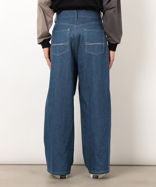 Purple&Yellow（パープルアンドイエロー）の「デニム×サテンラインワイドバギーパンツ（デニムパンツ・メンズ・インディゴブルー/ブラック・X-SMALL/SMALL/MEDIUM/LARGE）」の5枚目の写真