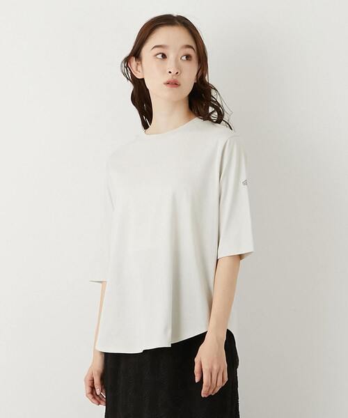 クルーネックラウンドヘムTシャツ