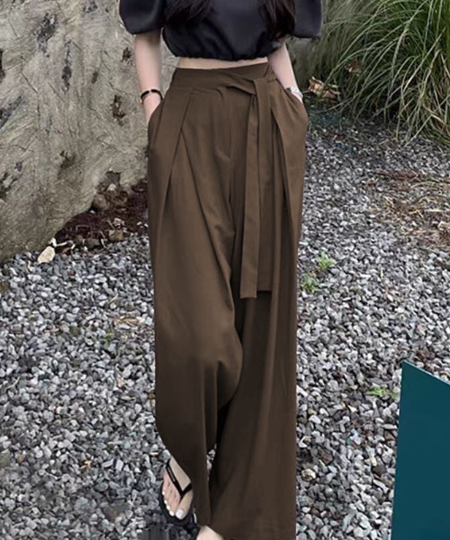 cammie(キャミー)の「ウエストリボンワイドストレートタックパンツ(スラックス・レディース・ブラック/グレー/ブラウン・M/L)」の3枚目の写真