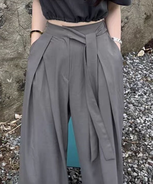 cammie(キャミー)の「ウエストリボンワイドストレートタックパンツ(スラックス・レディース・ブラック/グレー/ブラウン・M/L)」の10枚目の写真