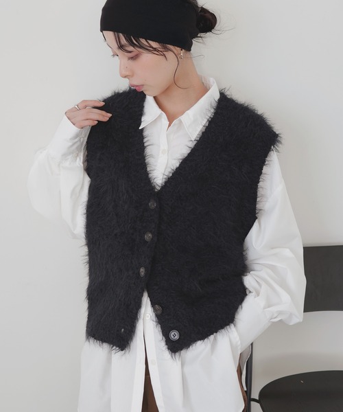 LIAN(リアン)の「フェザーVネックニット(ベスト・レディース・ブラウン/ブラック/アイボリー・FREE)」の10枚目の写真