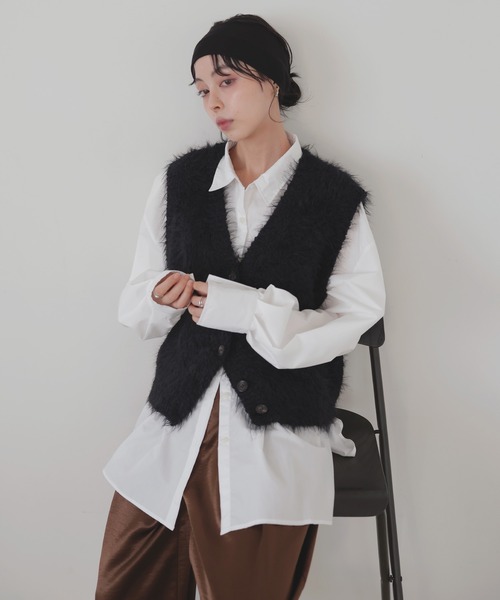 LIAN(リアン)の「フェザーVネックニット(ベスト・レディース・ブラウン/ブラック/アイボリー・FREE)」の11枚目の写真