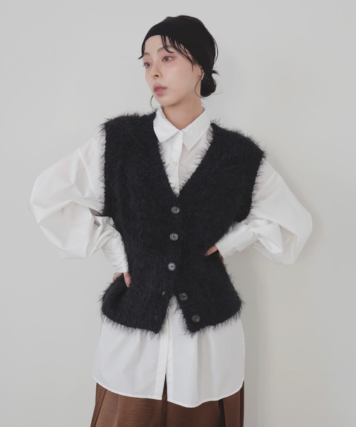 LIAN(リアン)の「フェザーVネックニット(ベスト・レディース・ブラウン/ブラック/アイボリー・FREE)」の6枚目の写真