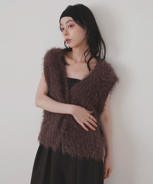 LIAN(リアン)の「フェザーVネックニット(ベスト・レディース・ブラウン/ブラック/アイボリー・FREE)」の18枚目の写真