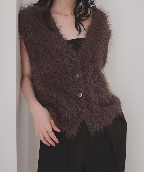 LIAN(リアン)の「フェザーVネックニット(ベスト・レディース・ブラウン/ブラック/アイボリー・FREE)」の14枚目の写真