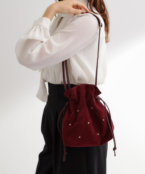 grove（グローブ）の「スタッズスエード調巾着ショルダー（ショルダーバッグ・レディース・ナチュラル/ブラック/ボルドー・00）」の3枚目の写真