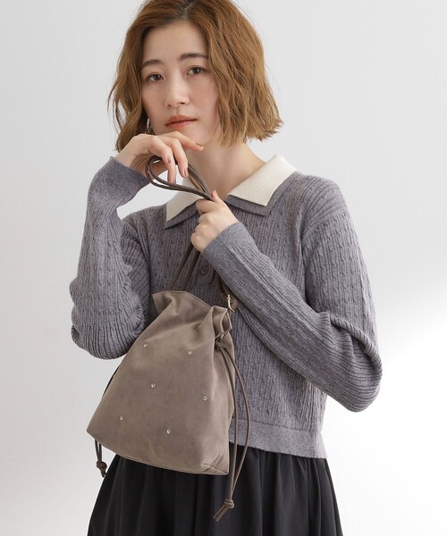 grove（グローブ）の「スタッズスエード調巾着ショルダー（ショルダーバッグ・レディース・ナチュラル/ブラック/ボルドー・00）」の5枚目の写真