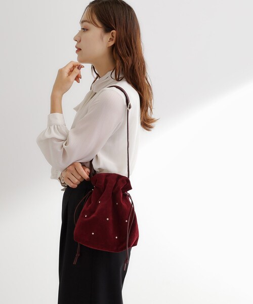 grove（グローブ）の「スタッズスエード調巾着ショルダー（ショルダーバッグ・レディース・ナチュラル/ブラック/ボルドー・00）」の10枚目の写真