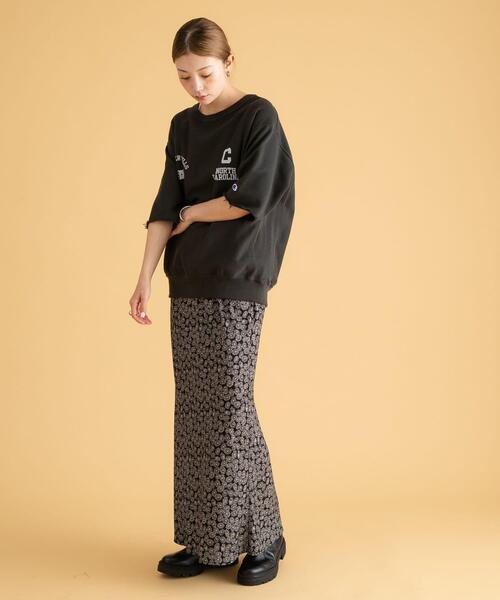 URBAN RESEARCH Sonny Label（アーバンリサーチサニーレーベル）の「『別注』Champion×Sonny Label　リバースウィーブロゴスウェットTシャツ（スウェット・レディース・スミクロ/グレー/ライトブルー/オートミール・MEDIUM/LARGE）」の10枚目の写真