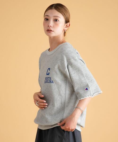 URBAN RESEARCH Sonny Label（アーバンリサーチサニーレーベル）の「『別注』Champion×Sonny Label　リバースウィーブロゴスウェットTシャツ（スウェット・レディース・スミクロ/グレー/ライトブルー/オートミール・MEDIUM/LARGE）」の21枚目の写真