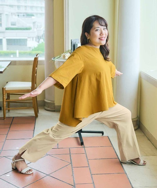 Live in comfort(リブインコンフォート)の「【高身長/低身長サイズあり】リブ イン コンフォート Hinaさんとコラボ Yラインが気になりにくい!スッキリ美脚スーパー伸び軽ストレートパンツ(スラックス・レディース・アイボリー/ブラック・7/6/5/2/1/8/4/9/10)」の4枚目の写真