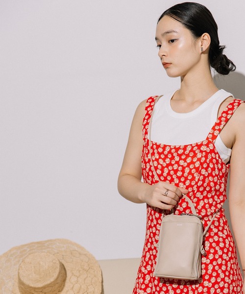 Beau're(ヴュレ)の「BEAURE New ブガッティ型 2Way ミニ ショルダー Bag(ショルダーバッグ・レディース・ネイビー/ブラウン/アイボリー/ブラック/シルバー・FREE)」の2枚目の写真