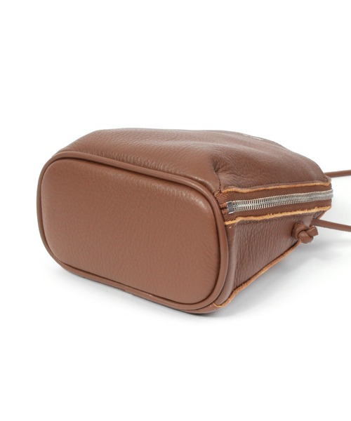 Beau're(ヴュレ)の「BEAURE New ブガッティ型 2Way ミニ ショルダー Bag(ショルダーバッグ・レディース・ネイビー/ブラウン/アイボリー/ブラック/シルバー・FREE)」の12枚目の写真