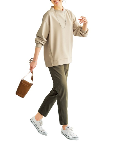BELLUNA PLUS(ベルーナ)の「裾ボタン使いスタンドネックプルオーバー(Tシャツ/カットソー・レディース・マスタード/アイボリー/チャコール・X-LARGE/MEDIUM/LARGE)」の6枚目の写真