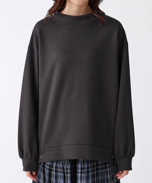 BELLUNA PLUS(ベルーナ)の「裾ボタン使いスタンドネックプルオーバー(Tシャツ/カットソー・レディース・マスタード/アイボリー/チャコール・X-LARGE/MEDIUM/LARGE)」の13枚目の写真
