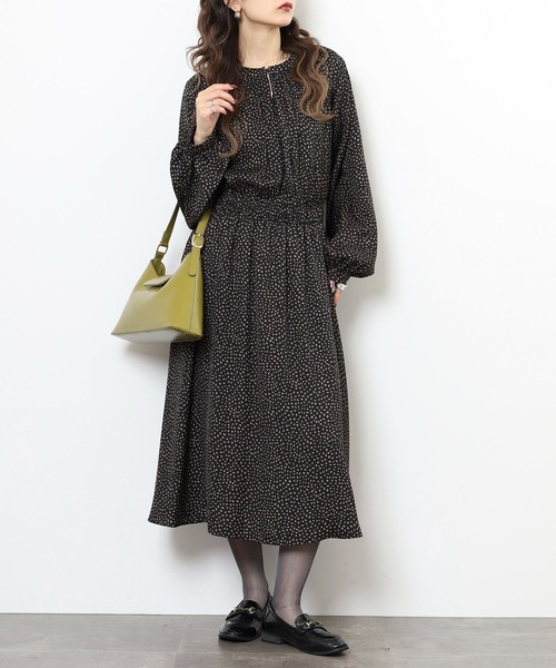 EGLANTINE(エグランティーヌ)の「EGLANTINE プリントワンピース(ワンピース・レディース・カーキ/ブラック・38)」の2枚目の写真