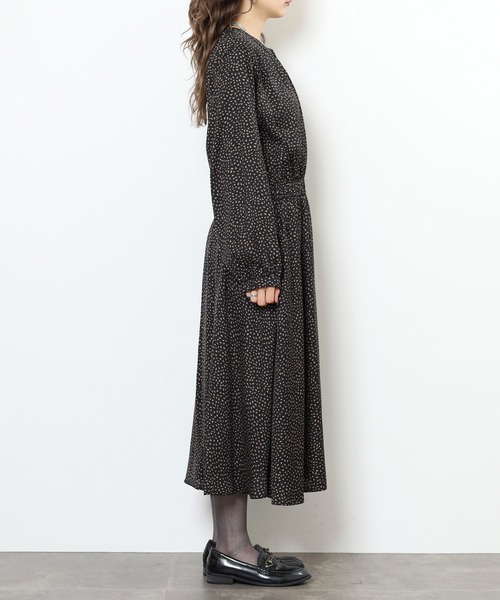 EGLANTINE(エグランティーヌ)の「EGLANTINE プリントワンピース(ワンピース・レディース・カーキ/ブラック・38)」の14枚目の写真