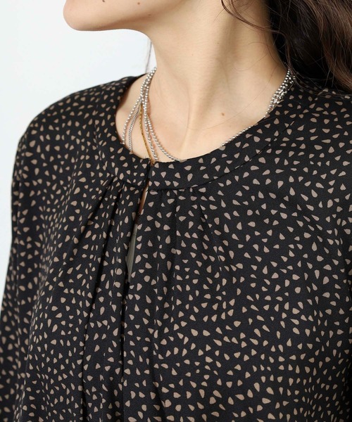 EGLANTINE(エグランティーヌ)の「EGLANTINE プリントワンピース(ワンピース・レディース・カーキ/ブラック・38)」の16枚目の写真