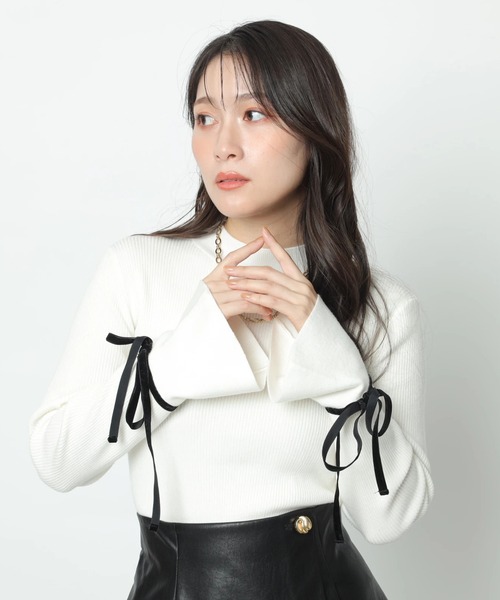 Apuweiser-riche（アプワイザーリッシェ）の「袖リボンフレアスリーブ