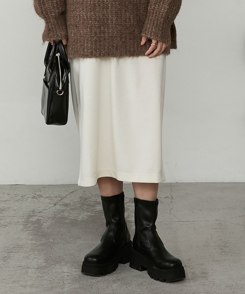 MONO-MART（モノマート）の「ストレッチボリュームトラックソールショートブーツ（ブーツ・レディース・ダークブラウン/ブラック・M/S/L）」の9枚目の写真