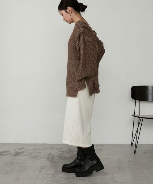 MONO-MART（モノマート）の「ストレッチボリュームトラックソールショートブーツ（ブーツ・レディース・ダークブラウン/ブラック・M/S/L）」の11枚目の写真