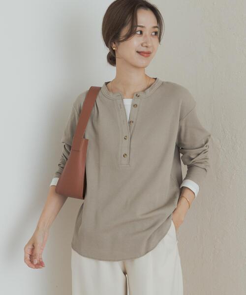 URBAN RESEARCH DOORS（アーバンリサーチドアーズ）の「レイヤード風ワッフルヘンリープルオーバー（Tシャツ/カットソー・レディース・チャコールグレー/ベージュ系その他・MEDIUM）」の3枚目の写真