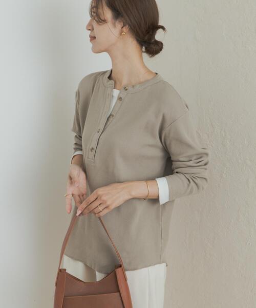 URBAN RESEARCH DOORS（アーバンリサーチドアーズ）の「レイヤード風ワッフルヘンリープルオーバー（Tシャツ/カットソー・レディース・チャコールグレー/ベージュ系その他・MEDIUM）」の7枚目の写真