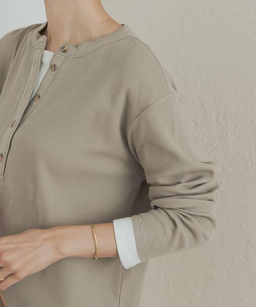 URBAN RESEARCH DOORS（アーバンリサーチドアーズ）の「レイヤード風ワッフルヘンリープルオーバー（Tシャツ/カットソー・レディース・チャコールグレー/ベージュ系その他・MEDIUM）」の8枚目の写真