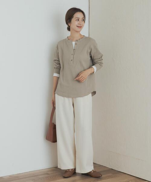 URBAN RESEARCH DOORS（アーバンリサーチドアーズ）の「レイヤード風ワッフルヘンリープルオーバー（Tシャツ/カットソー・レディース・チャコールグレー/ベージュ系その他・MEDIUM）」の9枚目の写真