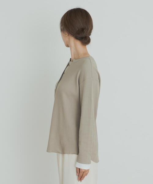 URBAN RESEARCH DOORS（アーバンリサーチドアーズ）の「レイヤード風ワッフルヘンリープルオーバー（Tシャツ/カットソー・レディース・チャコールグレー/ベージュ系その他・MEDIUM）」の11枚目の写真