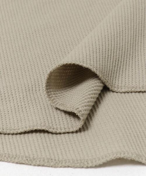 URBAN RESEARCH DOORS（アーバンリサーチドアーズ）の「レイヤード風ワッフルヘンリープルオーバー（Tシャツ/カットソー・レディース・チャコールグレー/ベージュ系その他・MEDIUM）」の17枚目の写真