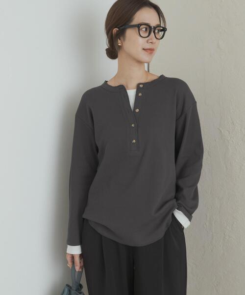 URBAN RESEARCH DOORS（アーバンリサーチドアーズ）の「レイヤード風ワッフルヘンリープルオーバー（Tシャツ/カットソー・レディース・チャコールグレー/ベージュ系その他・MEDIUM）」の20枚目の写真