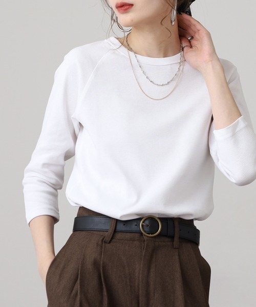 OMNES(オムネス)の「ストレッチジャガード クルーネック六分袖Tシャツ(Tシャツ/カットソー・レディース・スモークグレー/ホワイト/ベージュ系その他/ブルーグレー/グレー系その他・WOMENS M/WOMENS L/M)」の1枚目の写真