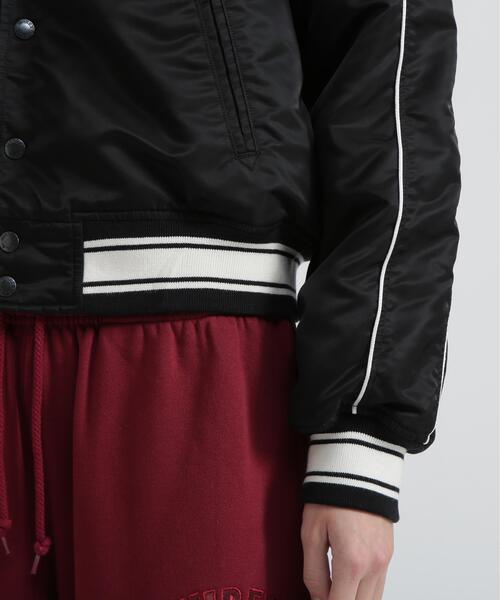 MOUSSY(マウジー)の「《AVIREX×MOUSSY》NYLON VARSITY JACKET(ブルゾン・レディース・レッド/ブラック・F)」の15枚目の写真
