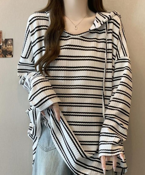 SallyLunn（サリーラン）の「フード付きボーダールーズトップス（Tシャツ/カットソー・レディース・ホワイト/ブラック・L/M）」の2枚目の写真