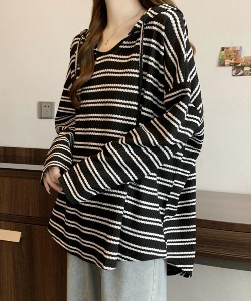 SallyLunn（サリーラン）の「フード付きボーダールーズトップス（Tシャツ/カットソー・レディース・ホワイト/ブラック・L/M）」の5枚目の写真