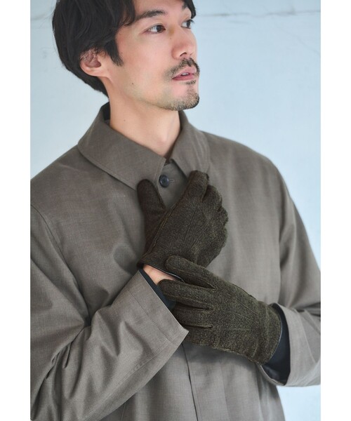 green label relaxing（グリーンレーベルリラクシング）の「ウォッシャブル フリース グローブ 手袋 -スマートフォン対応-（手袋・メンズ・ブラック/ダークブラウン/ダークグリーン・FREE）」の4枚目の写真