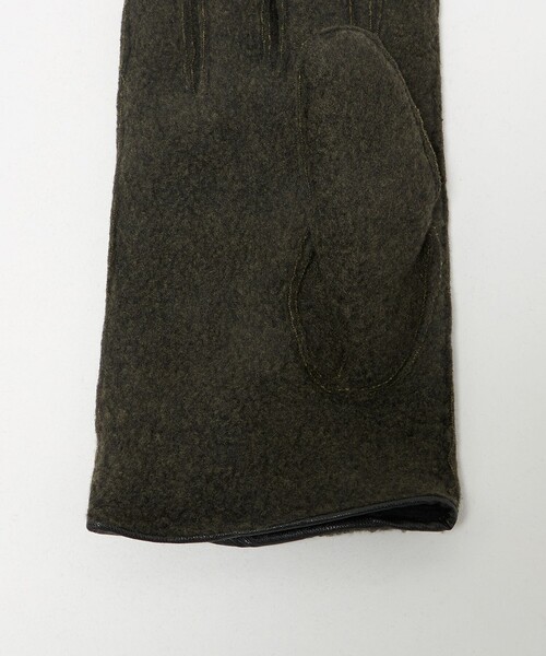 green label relaxing（グリーンレーベルリラクシング）の「ウォッシャブル フリース グローブ 手袋 -スマートフォン対応-（手袋・メンズ・ブラック/ダークブラウン/ダークグリーン・FREE）」の11枚目の写真