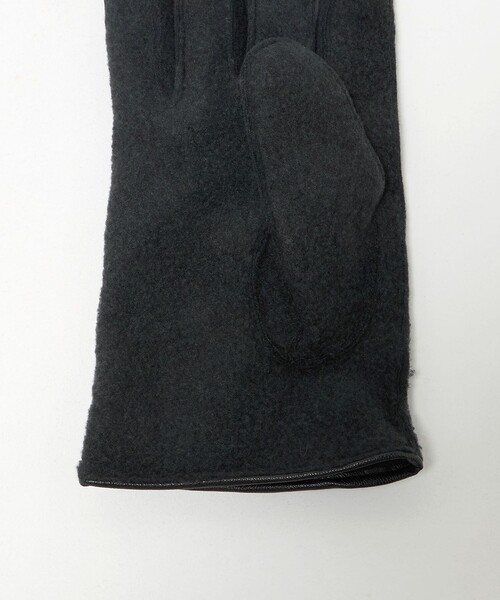 green label relaxing（グリーンレーベルリラクシング）の「ウォッシャブル フリース グローブ 手袋 -スマートフォン対応-（手袋・メンズ・ブラック/ダークブラウン/ダークグリーン・FREE）」の14枚目の写真