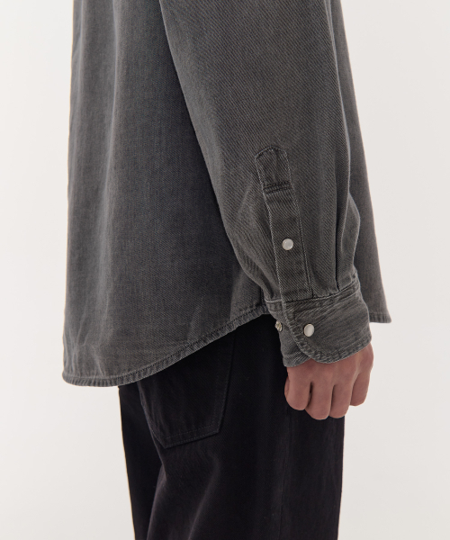 MUSINSA STANDARD（ムシンサスタンダード）の「デニムウエスタンシャツ[グレー]（シャツ/ブラウス・メンズ・その他・SMALL/MEDIUM/LARGE/X-LARGE/XX-LARGE）」の3枚目の写真