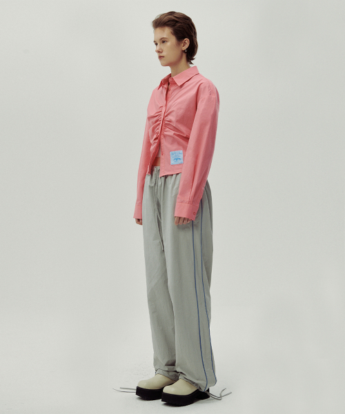 SINOON（シヌーン）の「COTTON CROPED SHIRRING SHIRT（シャツ/ブラウス・レディース・ピンク・FREE）」の3枚目の写真