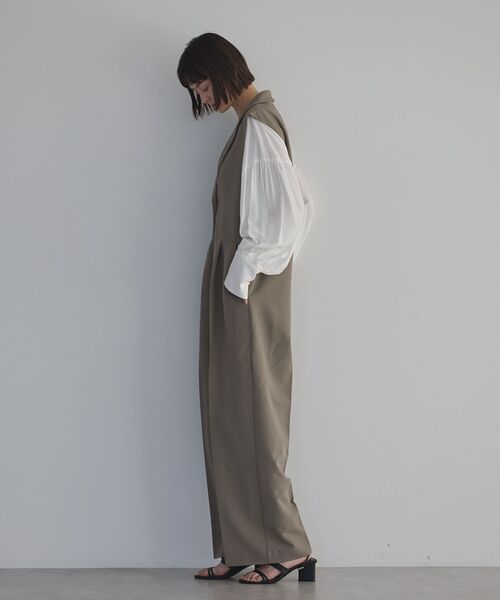 GARAGE OF GOOD CLOTHING（ガレージオブグッドクロージング）の「テーラードオールインワン（サロペット/オーバーオール・レディース・ブラック/ライトベージュ/ライトカーキ・36/38）」の9枚目の写真