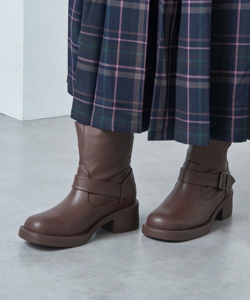 MAISON BREEZE（メゾンブリーズ）の「【MAISON BREEZE】ベルトエンジニアブーツ LIM（ブーツ・レディース・ブラック/キャメル/ダークブラウン・S/M/LL/L）」の4枚目の写真