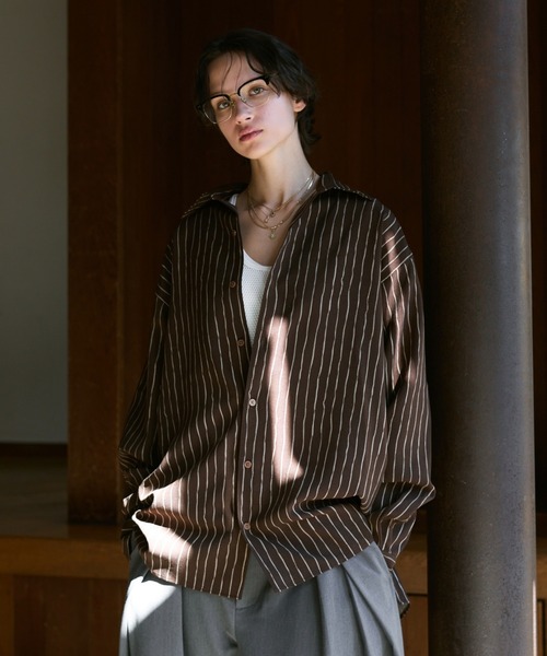 soerte(ソエルテ)の「Loose Nuance Stripe L/S Shirt /ルーズニュアンスストライプロングスリーブシャツ(シャツ/ブラウス・メンズ・ブルー/イエロー/グリーン/ネイビー/ブラック/ブラウン/ホワイト・3/2/1)」の3枚目の写真