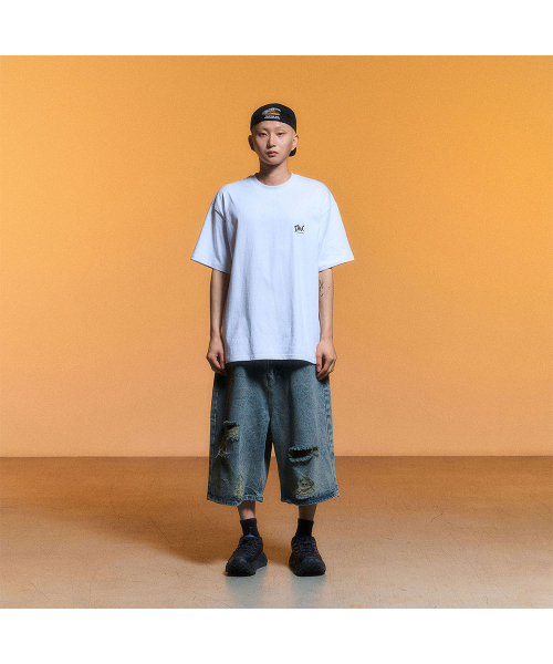 SCHISM INDUCING(スキズムインデューシング)の「TAU LOGO T SHIRT_WHITE(Tシャツ/カットソー・レディース・その他・SMALL/MEDIUM)」の4枚目の写真